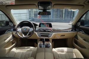 Xe BMW 7 Series 730Li 2020