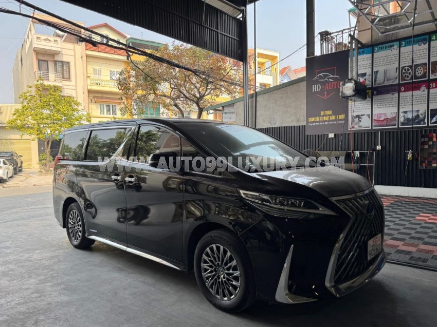 Lexus LM 300h Royal Lounge 2020