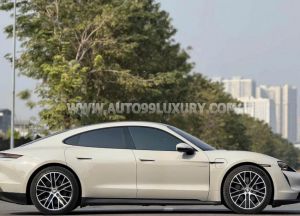 Xe Porsche Taycan Turbo 2020