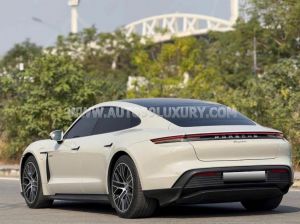 Xe Porsche Taycan Turbo 2020