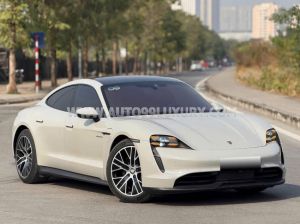 Xe Porsche Taycan Turbo 2020