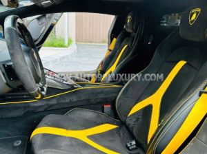 Xe Lamborghini Aventador LP 700-4 2015