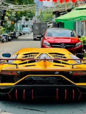 Xe Lamborghini Aventador LP 700-4 2015