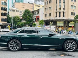 Xe Bentley Flying Spur First Edition W12 2021