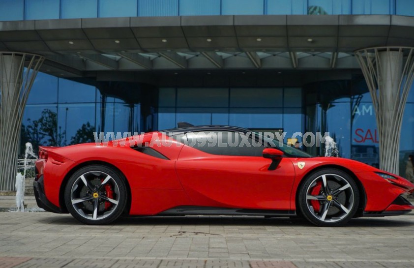 Ferrari SF90 Stradale 4.0 V8 2022