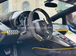 Xe Lamborghini Aventador LP 700-4 2015