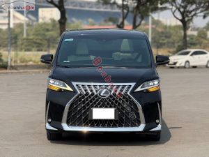 Xe Lexus LM 300h Royal Lounge 2020