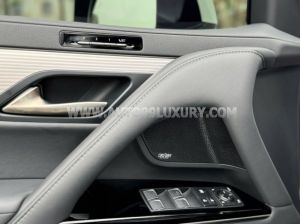 Xe Lexus LX 600 F-Sport 2023