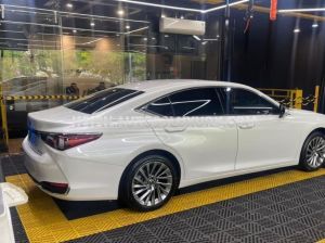 Xe Lexus ES 250 2022
