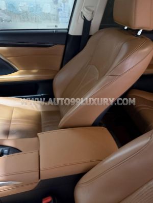 Xe Lexus RX 300 2021