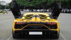 Xe Lamborghini Aventador LP 700-4 2015