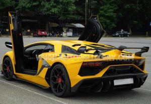 Xe Lamborghini Aventador LP 700-4 2015