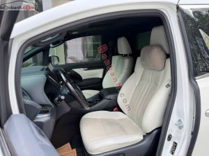 Xe Lexus LM 350 2021