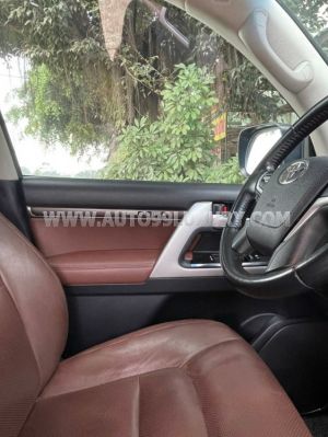 Xe Toyota Land Cruiser 4.6 V8 2020