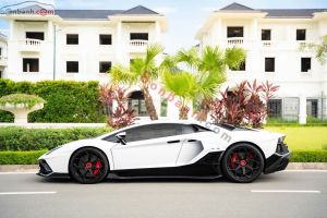 Xe Lamborghini Aventador LP 700-4 2015