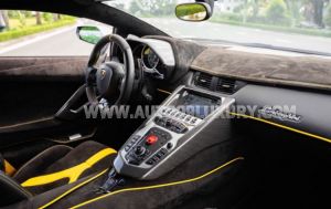 Xe Lamborghini Aventador LP 700-4 2015
