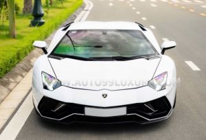 Xe Lamborghini Aventador LP 700-4 2015
