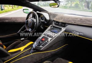 Xe Lamborghini Aventador LP 700-4 2015