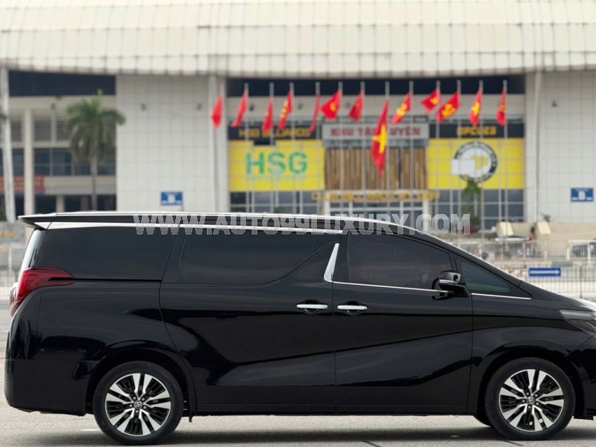 Toyota Alphard Luxury Executive Lounge 2022