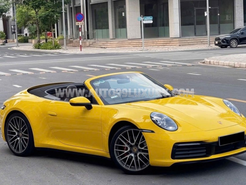 Porsche 911 Carrera Cabriolet 2021