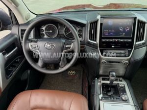 Xe Toyota Land Cruiser 4.6 V8 2020