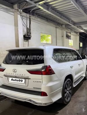 Xe Lexus LX 570 2020