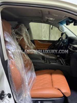 Xe Lexus LX 570 2020