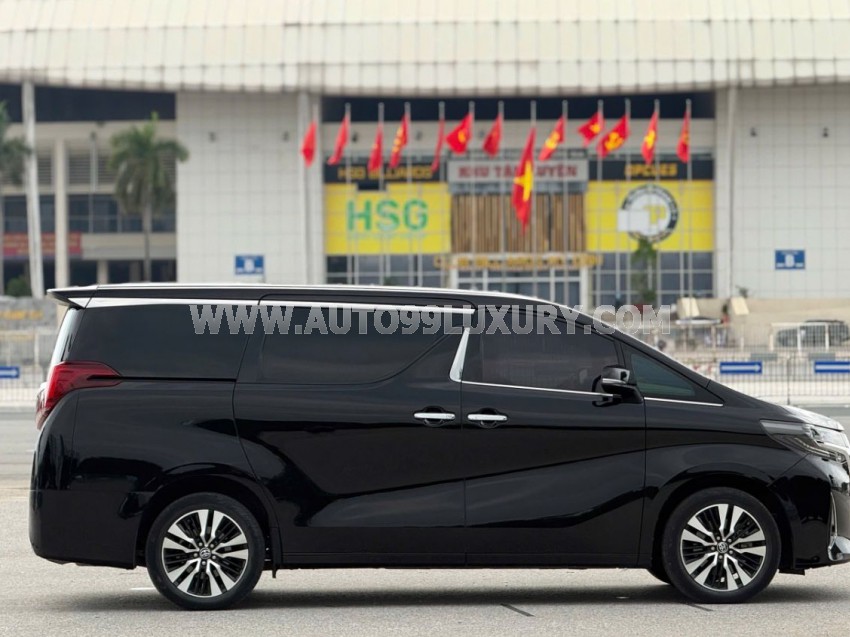 Toyota Alphard Luxury Executive Lounge 2022