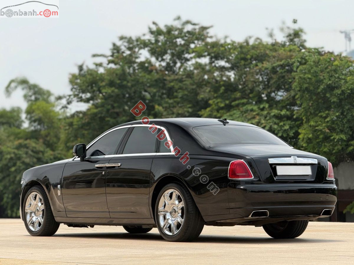 Rolls Royce Ghost  2020