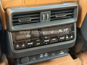 Xe Lexus LX 600 Urban 2026